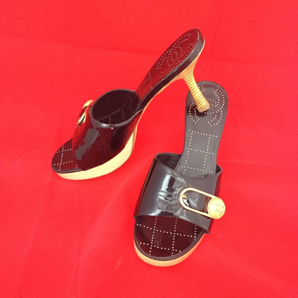 Chanel mules, black with gold details - Picture 2 of 2
